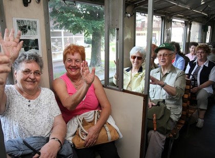 Nagyszerű hír a nyugdíjasok részére! Minden nyugdíjas örülhet ennek a szeptember 1-jétől kibővítésre kerülő juttatásnak! Mindenkinek alanyi jogon jár, a postás kézbesíti majd az utalványokat. Mutatjuk a részleteket