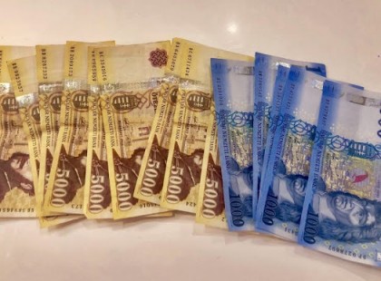 FRISS! NYUGDÍJASOK, 65 év felettiek figyelem! A kormány hatalmas bejelentést tett a nyugdíjprémiumról. Pontosan ennyi pénzt visz majd szeptemberben a postás: