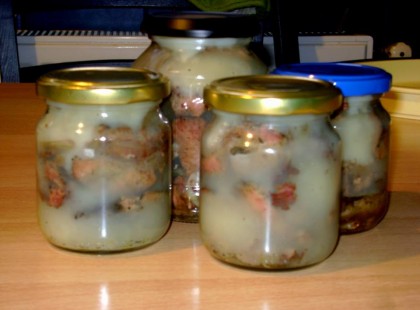 Konfitált csirkemáj, finom zsírban, hosszú ideig eláll! Ha egyszer megkóstolod, biztosan kedvenc lesz!