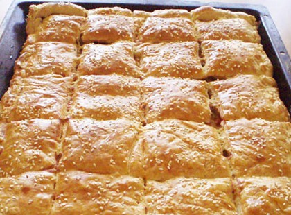 Puha sajtos finomság könnyedén! Ha nincs kedved sós rudat sütni, de valami sós finomságra vágysz!