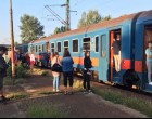 Videón ahogy a MÁV hülyének nézi az utasait – Felháborító!