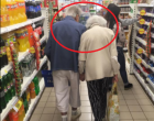 Ma a szegedi Tescoban ez az idős házaspár állt előttem a kasszánál és sírt! Mikor rájöttem az okára, én is könnyezni kezdtem, majd Ezt tettem! Sajnos Ez ma Magyarország!!