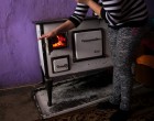 Közeledik a tél, nekünk pedig nincs másunk, csak pár festett ajtólapunk, amivel fűthetünk majd...Amit hol én, hol a férjem kukázott össze..! Egy magyar édesanya őszinte nyílt levele mindenkihez.. Osszátok!