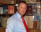 Alekosz totál kész van – elhagyja az országot –, viszont olyasmit írt, ami mellett nem lehet elmenni szó nélkül