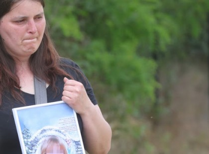 A tragikusan elhunyt 8 éves Adrienn édesanyja lassan bele őrül a kislánya hiányába, addig hidegvérű gyilkosa, Farkas Ferike vígan hízik, dagad a börtönben! - Biztos jól van ez így?!