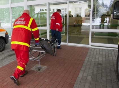 ZACHER TÁVOZÁSA ÓTA DILIHÁZ LETT A HONVÉD KÓRHÁZBAN.AZ ALTATÓ ORVOS A SÜRGŐSSÉGIN VAN, REZIDENSEKET HÍVNAK VISSZA