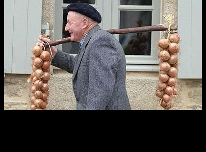 A jó életbe..! 30 Forintos hagyma miatt 300 ezerre büntette a NAV az idős bácsit.. Figyeljétek MI történt: - Ossza meg, akit szintén felháborít!