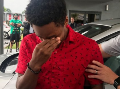 Szívbemarkoló: 32 kilómétert gyalogolt a munkába, mert az autója elromlott, olyat kapott érte amit álmában sem gondolt volna..