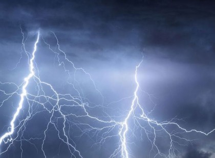 17 megyére adtak ki riasztást !Hatalmas égszakadás jön !2 cm-es jégdarabokra hívja fel a figyelmet a meteorológiai szolgálat, amihez 70 km/órás szél társul !