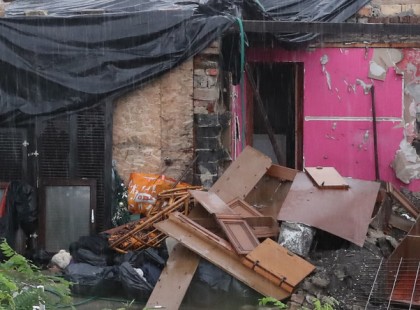 LESZAKADT A PUTRI TETEJE, ELHUNYT A KIS BARBI. ISTEN NYUGOSZTALJON, TE KIS ANGYALKA