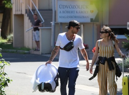 Először mesélt második fia születéséről Csobot Adél