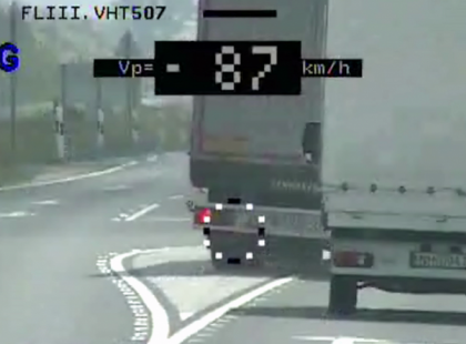 Autósok figyelem! Kamionról mérik a sebességet a Rendőrök, de ez még nem minden!