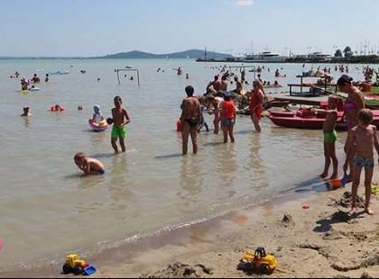 Ez az eredménye annak, hogy telepisiljük a Balatont