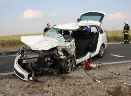 Nagyon súlyos balesetet szenvedtünk és a vétkes egy szó nélkül tovább hajtott! Keressük a MHP rendszámú, fehér Porsche Panamerat! Kérlek szépen, aki teheti egy megosztással segítsen nekünk!