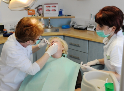 Ön tudta? Sokan nem is sejtik, pedig életkortól függetlenül jár az állami támogatás fogpótlásra szeptember 1-től! Csupán ennyit kell tennie: Osszátok