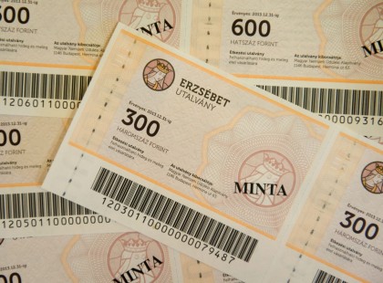 MOST ÉRKEZETT! KARÁCSONYRA JÖN AZ AJÁNDÉK ERZSÉBET UTALVÁNY – NYILATKOZOTT A MINISZTER! Ekkora összegre számíthatunk :