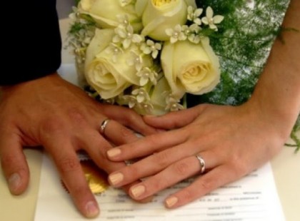 2018. szeptember 15-től 150 ezer forint jár mindenkinek Magyarországon, aki házasságot köt! Így igényelhető meg pontosan! Osszátok meg, hogy senki se maradjon le róla!