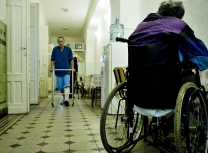 Visszaállíthatják az összes elvett vagy lecsökkentett rokkantnyugdíjat! Mindenki, akitől elvették, visszakapja a pénzét - Olyan elképesztő döntés született, amiről sokan álmodni sem mertek! Osszátok!