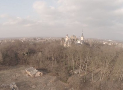 Láttad már Tiborcz és Ráhel királyi kastélyát? Ezen a drónfelvételen megnézheted