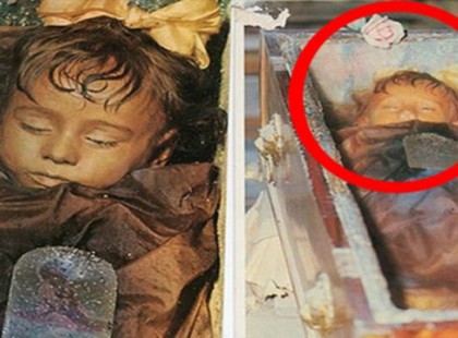 Ennek az kislánynak a múmiája nyitogatja a szemét! A velőtrázó rejtélyre csak nemrég sikerült magyarázatot adnia a tudósoknak!