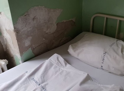 Tisztességesen fizetem a TB-t és ilyen ágyat kaptam a sok millió befizetett forintomért. Hát milyen országban élünk?!