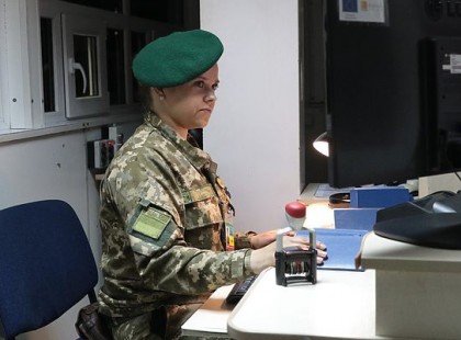 Motozással keresik a magyar útlevelet az ukrán határon