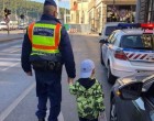 Tegnap balesetet szenvedtünk az 5 éves kisfiammal. Amit EZ a Rendőr tett, az elmondhatatlan, innen üzenünk neki!