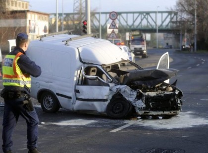 Bevonhatják a 65 év felettiek jogosítványát!