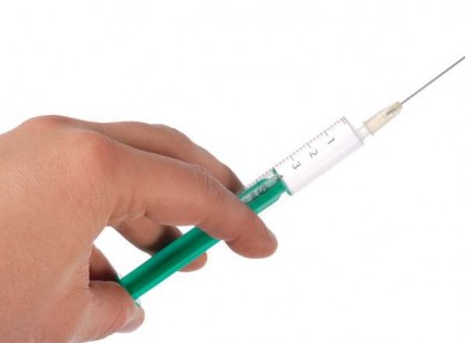 Tűvel szúrkáló visszatért !Osszátok