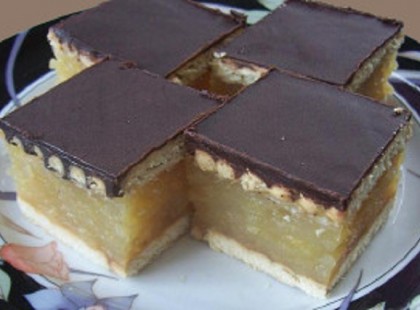 Nagyon egyszerű és finom kekszes-almás