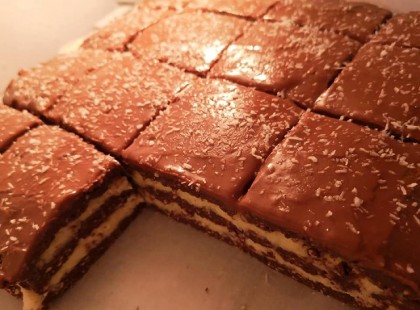 Sütés nélküli Bounty kocka, amilyen ínycsiklandónak látszik, olyan finom is!