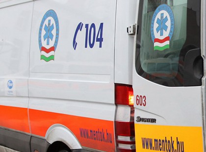 Frontális baleset! A tűzoltók és a mentők már a helyszínen! TELJES SZÉLESSÉGÉBEN LEZÁRTÁK AZ UTAT!