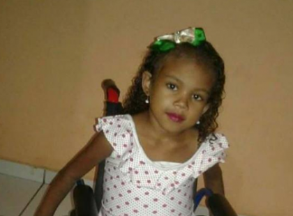 A 42 éves hölgy örökbe fogadta a tündéri mozgáskorlátozott kislányt, akit ezért naponta felelőtlenséggel vádolnak! A nő megunta ezt és megírta kijózanító üzenetét: