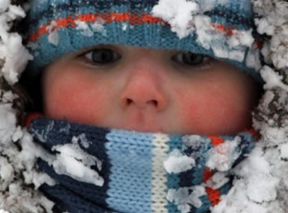 A legrosszabb amit tehetsz, hogy túlöltözteted a gyereket a hidegben!