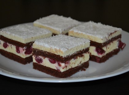 Meggyes kókuszos varázs – mennyei ízű krémes kényeztetés…