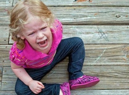 Nem bírsz a gyerekkel, folyton hisztizik? Ezzel az egyetlen kérdéssel sokat javíthatsz a helyzeten!