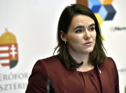 NAGY HÍRT KÖZÖLT NOVÁK KATALIN! Élethosszig tartó SZJA-mentesség a háromgyerekes anyáknak! ÖN EGYETÉRT VELE???