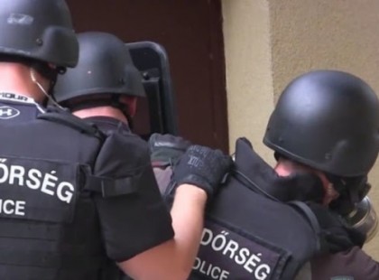 Borzalom kikre találtak rá a rendőrök egy pincében Budapesten!