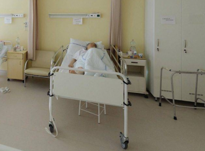 A 78 éves anyukám kórházba került a napokban, amit ott a nővérek műveltek vele, azt senkinek sem kívánom! A fenébe is, van még ennél is lejjebb??!