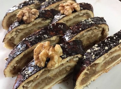 Karácsonyi zserbótekercs, ennél finomabb édességgel meg sem lephetnénk a szeretteinket!