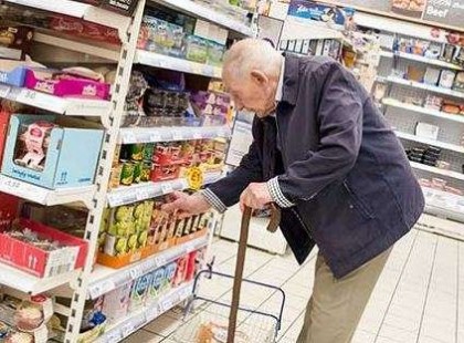 A törékeny, idős bácsi egy zacskó apróval bajlódott a pénztárnál... Alig hittem el, mit mondott a kasszás ezután: