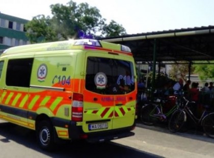 Kerékpárjáról esett le egy férfi, akiről azt hitték meghalt.Ezt tette vele egy idegen hölgy: