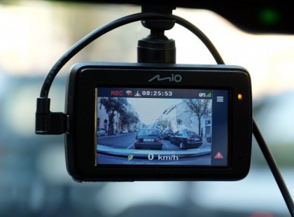 Vigyázz, már fedélzeti kamera felvételéről is büntet a Rendőrség! Meg is volt az első giga büntetés