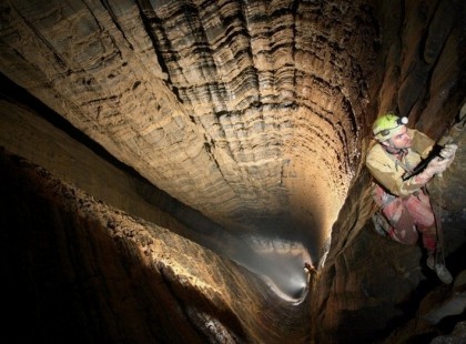 Megtalálhatták a belső Földbe vezető lejáratot? A Kubera-Voronya barlang feneketlen mélyére merülünk...