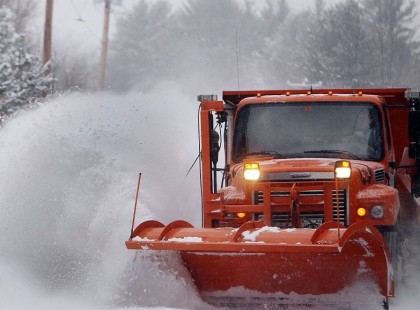 Jön a havazás!Kezdik a sószórást az utakon - Közleményt adtak ki : Egyre komolyabb a helyzet, holnap reggel mindenki NAGYON vigyázzon!