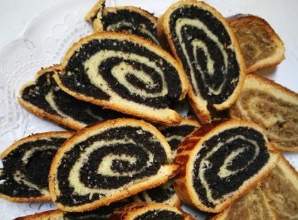 Diós, mákos bejgli, régóta kerestem egy jó receptet, ez nagyon bevált!