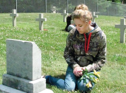 A 10 éves kisgyerek virágot lopott Édesanyja sírjára, amiért ezt a büntetést kapta