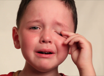 A mennyországba postázta levelét elhunyt édesapjának egy kisfiú, elképesztő választ kapott