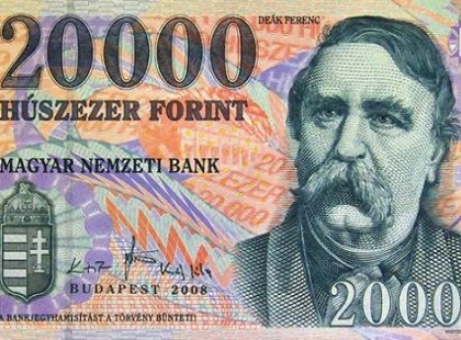 Rabszolgatörvény:pluszpénz sem járhat a túlórákért?