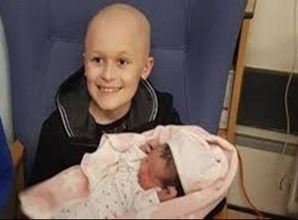 Végső stádiumú 9 éves rákos kisfiú kitartott kishúga születéséig, majd halála előtt egy nagyon fontos dolgot mondott